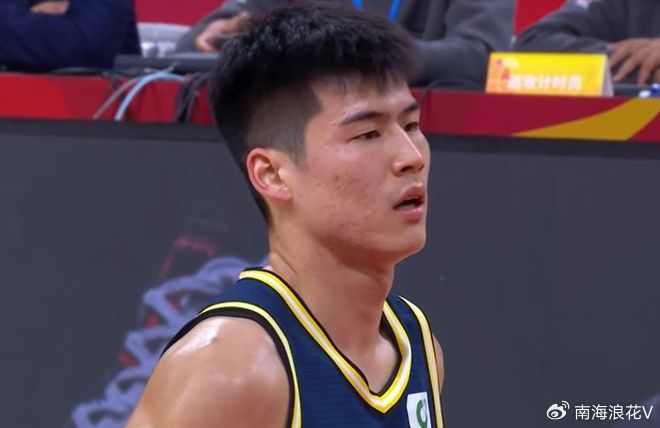 杜锋战术调整引争议 陈家政王洪泽遭边缘化