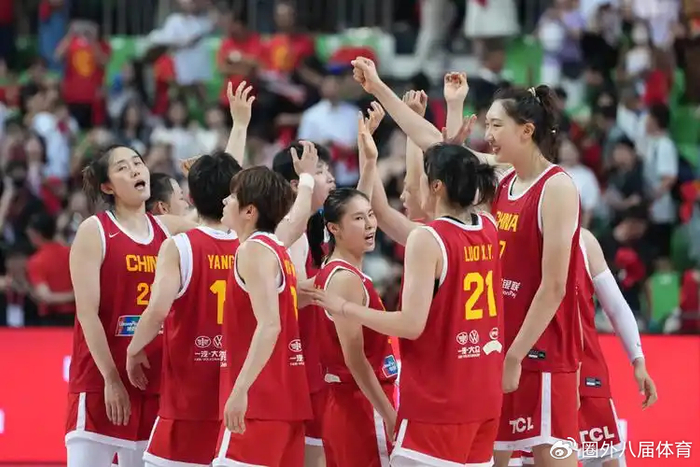 宫鲁鸣执教危机引热议 郑薇回归或成转折点