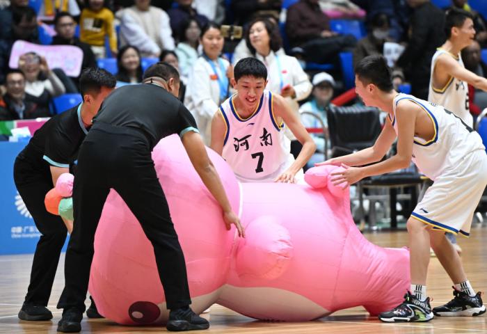 追光视角：这一年体育热词如何破圈进入城市日