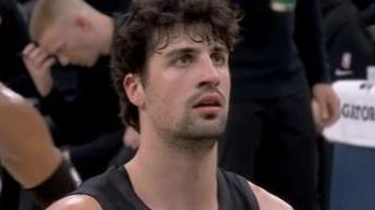 杨瀚森成关键引援 开拓者附加赛险胜太阳