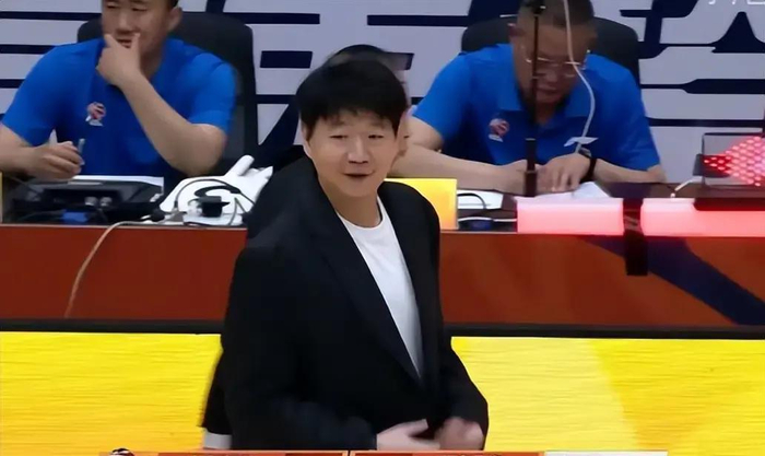 五连败主场惨败16分 球队季后赛边缘危机